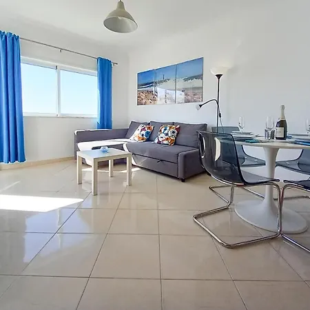 Colina Ferias- Garagem & Wifi * קווארטיירה