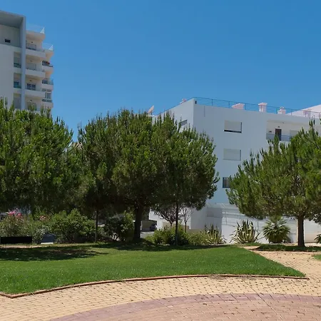 Colina Ferias- Garagem & Wifi * קווארטיירה