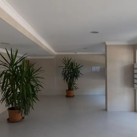 Colina Ferias- Garagem & Wifi דירה *