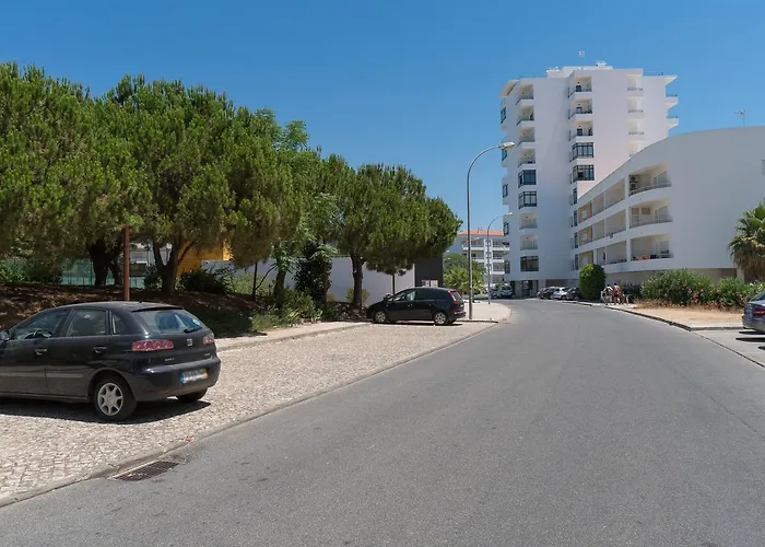 Colina Ferias- Garagem & Wifi קווארטיירה