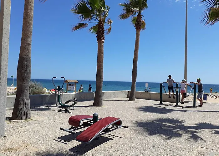 Colina Ferias- Garagem & Wifi Apartamento Quarteira