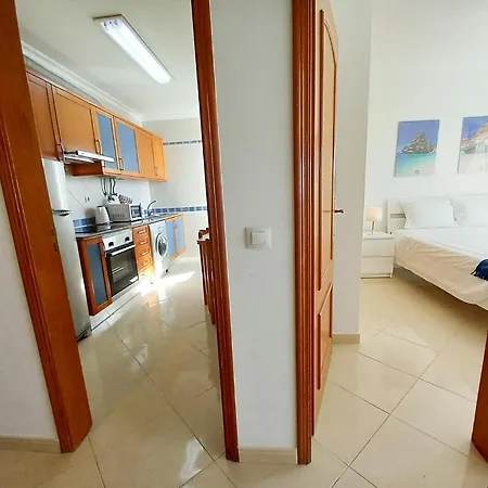 Colina Ferias- Garagem & Wifi Apartment Quarteira