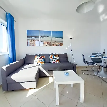 Colina Ferias- Garagem & Wifi Apartment