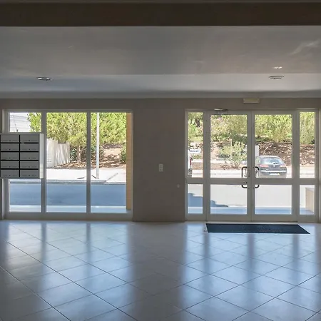 Colina Ferias- Garagem & Wifi Quarteira